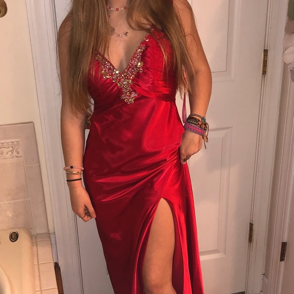 Prom dress - Picture 2 of 3